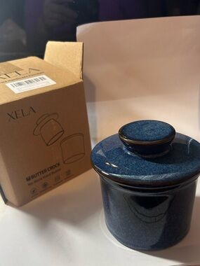 Xela butter bell.  Butter crock. Blue / Brown NEW
